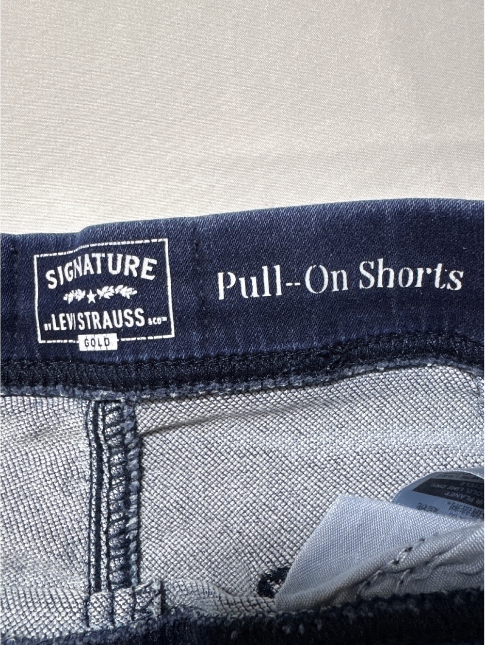 Levi's Signature Pull-On Denim Shorts - Size 10 W30 - Comfy, - Picture 2 of 7